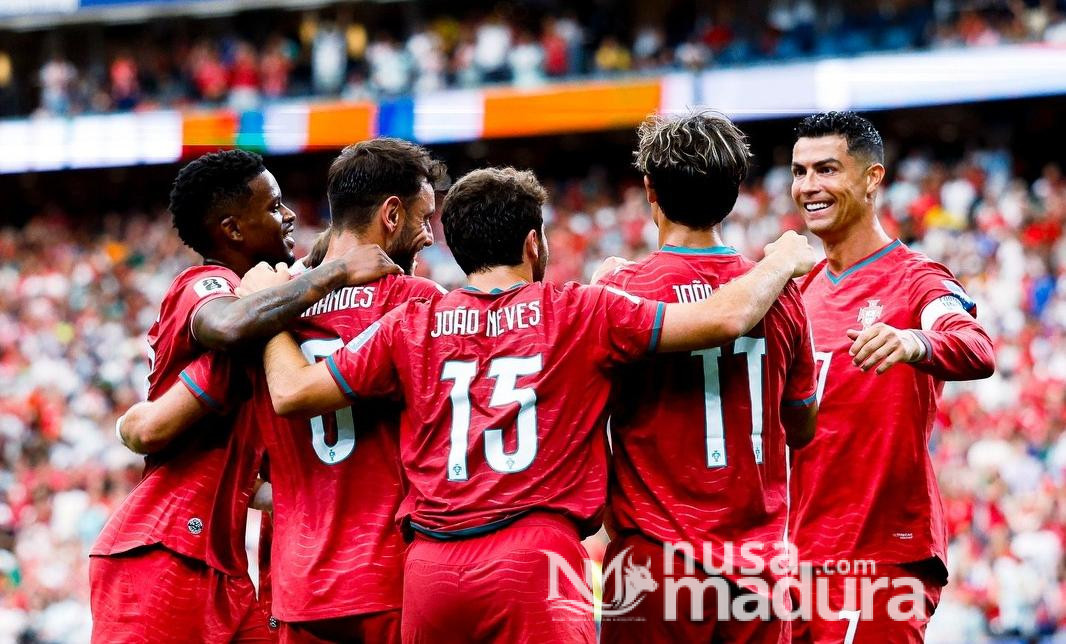 Cristiano Ronaldo bersama rekan-rekan Timnas Portugal merayakan gol dalam kemenangan telak 5-0 atas Uzbekistan pada Piala Dunia 2026